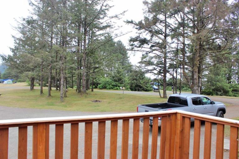 Hobuck Beach Resort Cabins at Hobuck Beach Resort in Neah Bay Hobuck beach resort - south cabins